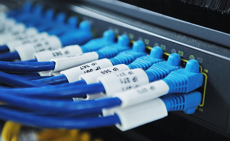 Hálózati és adatkábel